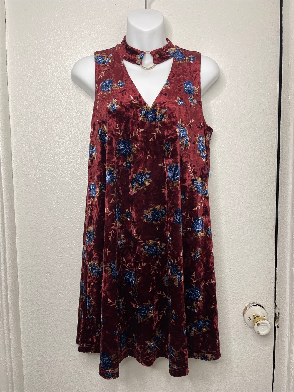 Moon River – “Anthropologie” Wine Red/burgundy Velvet Floral Dress - S